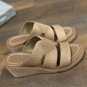 Bernardo Women’s Size 8 Kaian Raffia Sand Multi Wedge Heel Summer Sandals